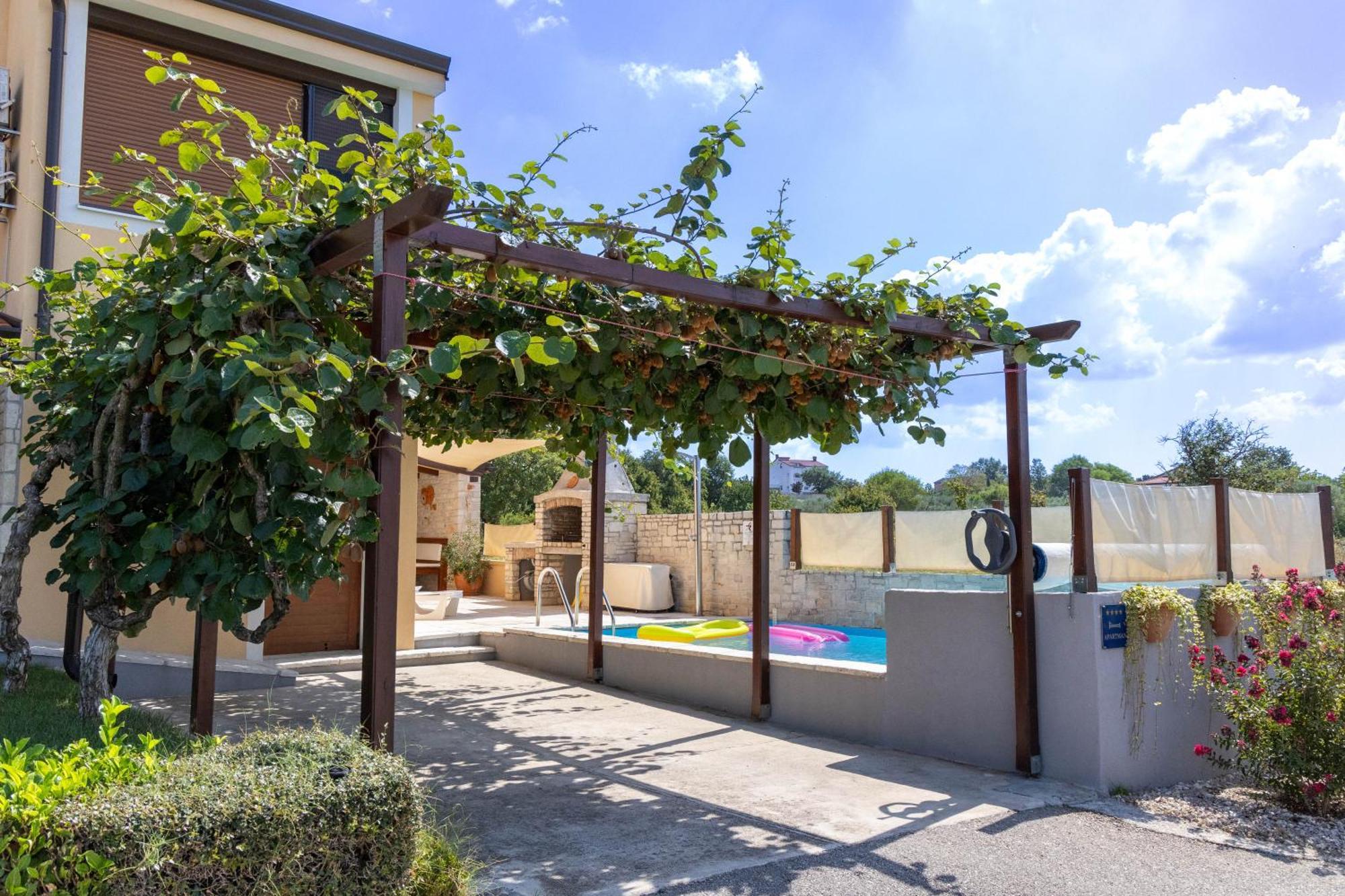 Luxury Apartment Alba With Pool Kanfanar Exterior foto